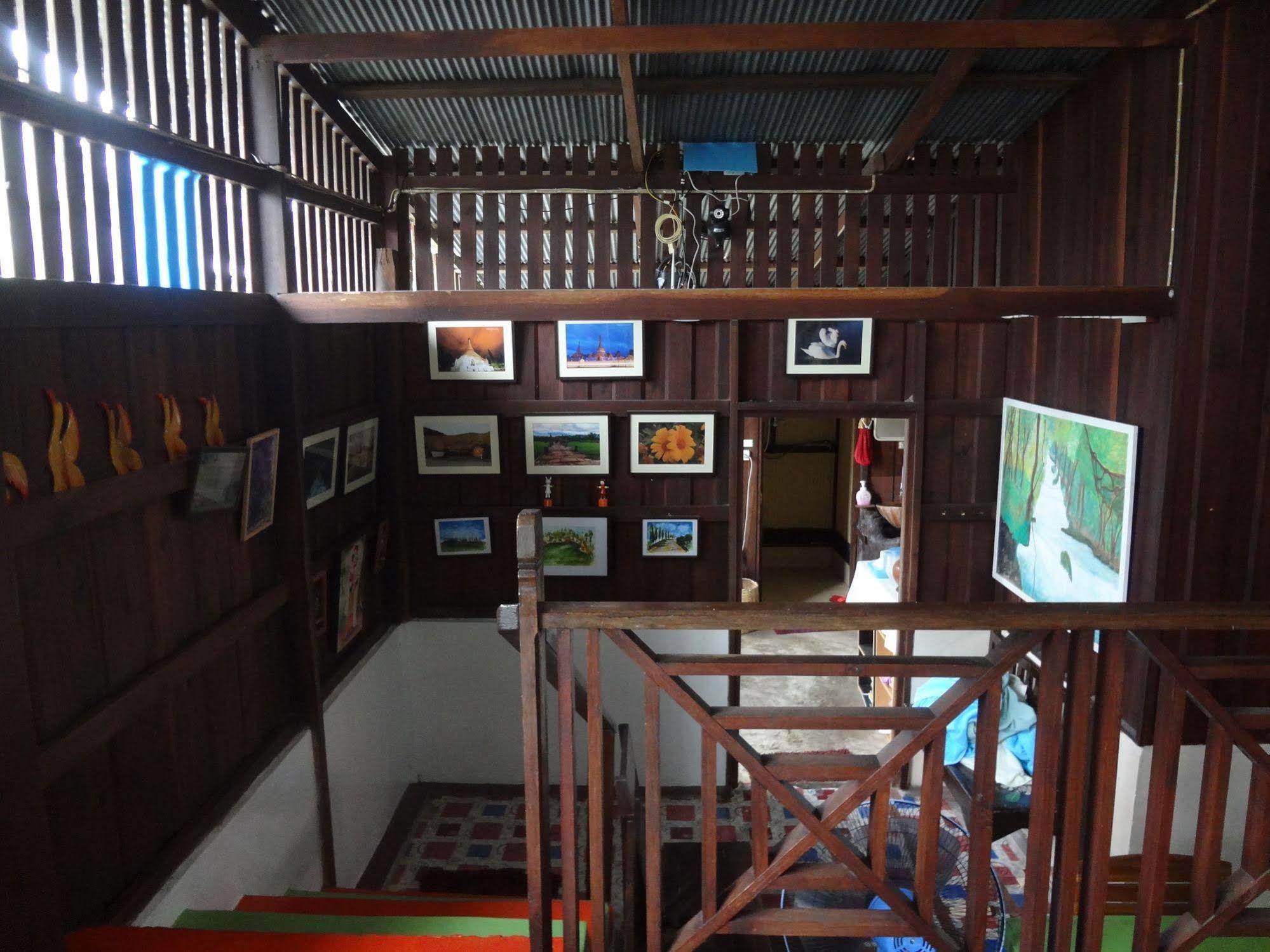 Baan Mai Guesthouse Mae Hong Son Exterior photo